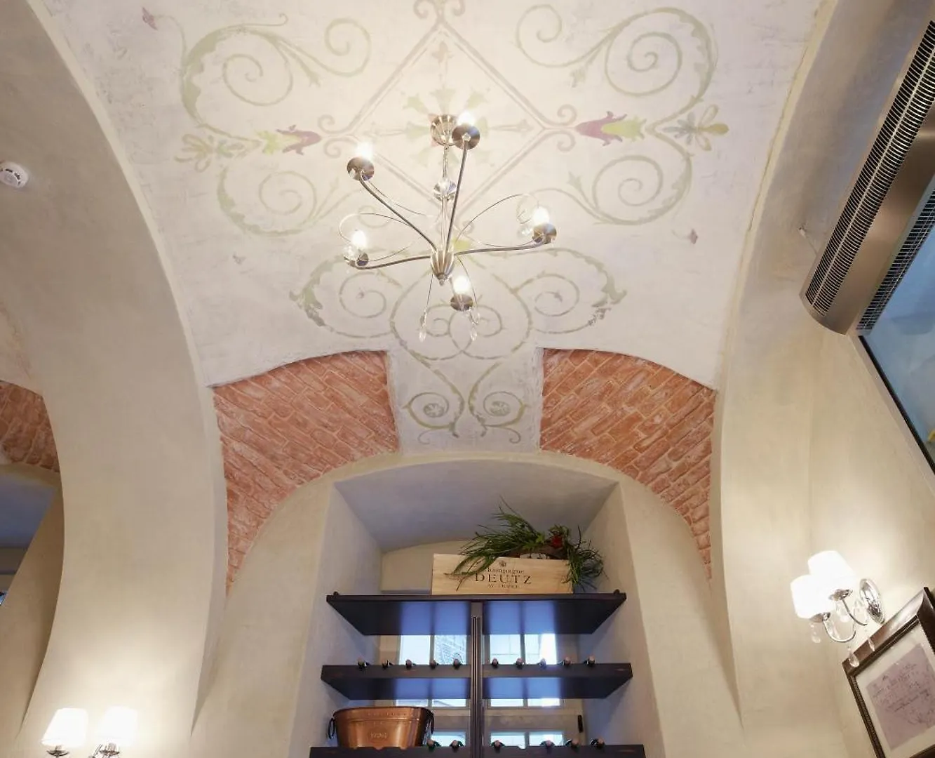 Vintage Boutique Hotel Lviv 4*,